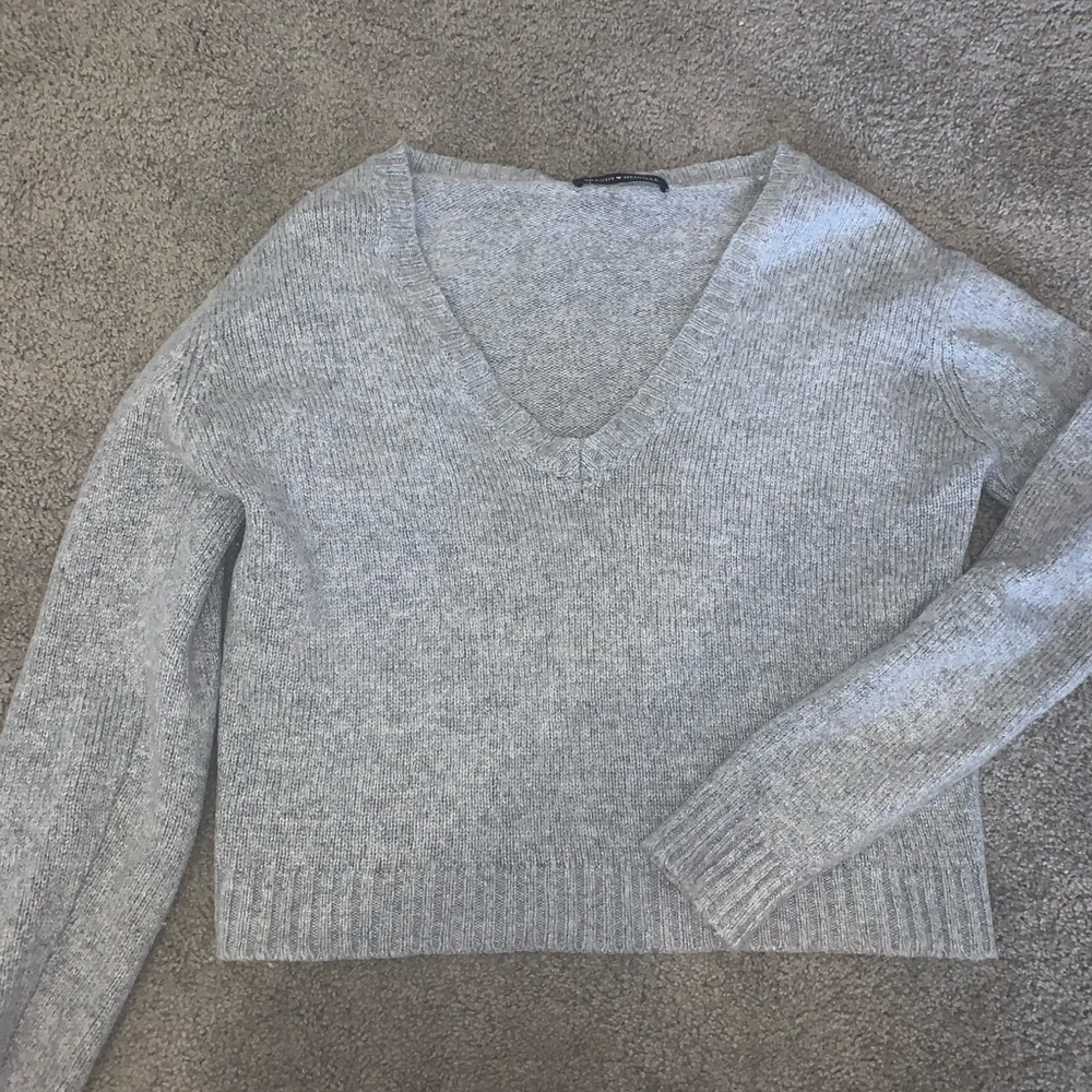 brandy melville sweater!! - Picture 2 of 3